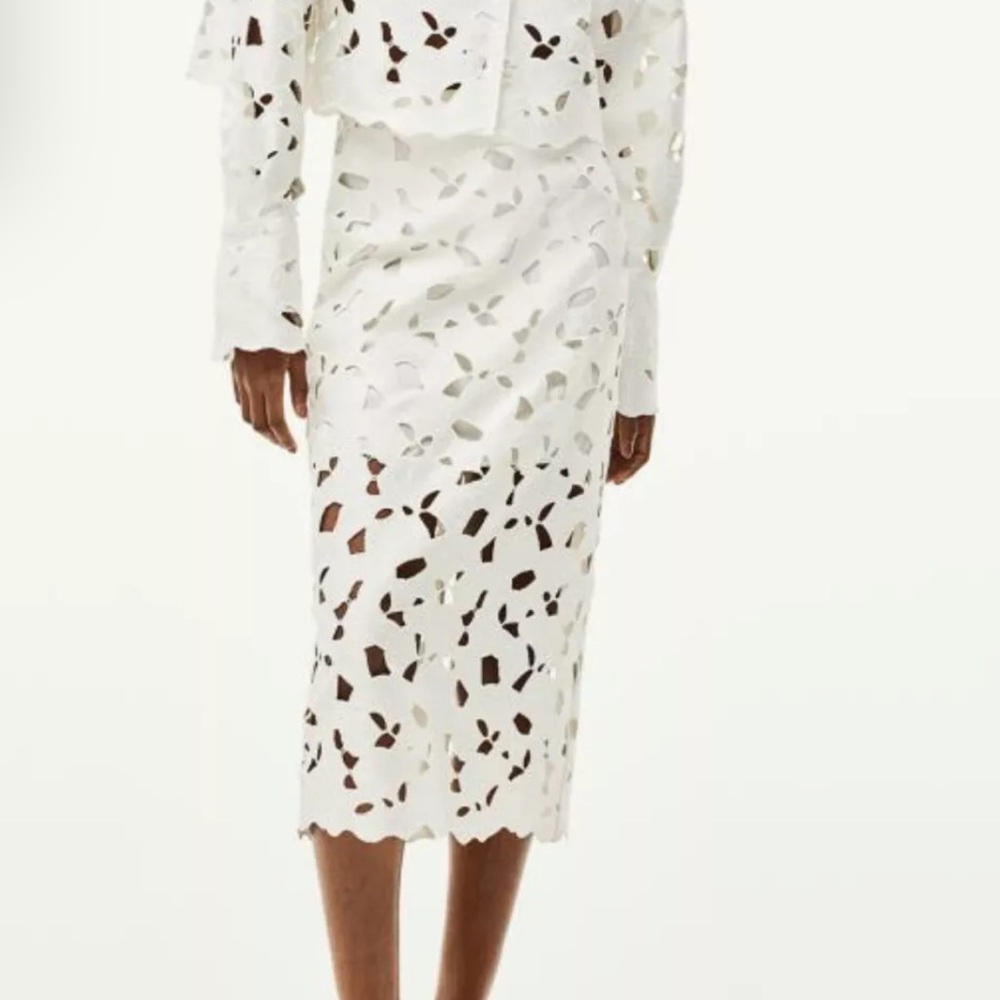 SKIRT H&M Limited Edition Midi White Eyelet Embroidery Satin Skirt size 4